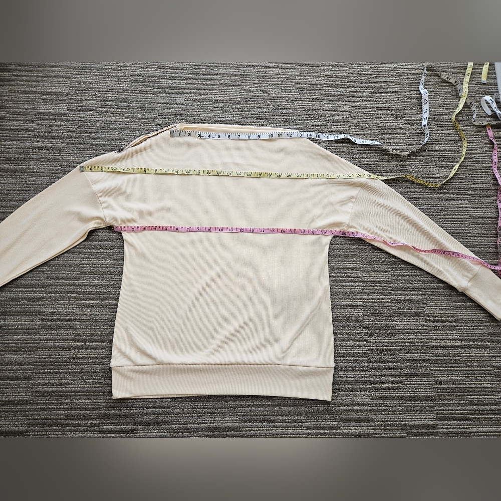 Off-The-Shoulder Zip Top - Picture 10 of 16